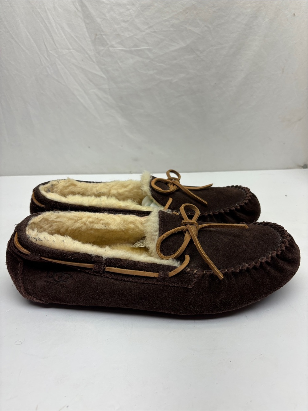 UGG slippers for women’s SZ 11